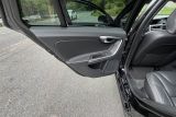 Volvo V60 R Design 2015 32
